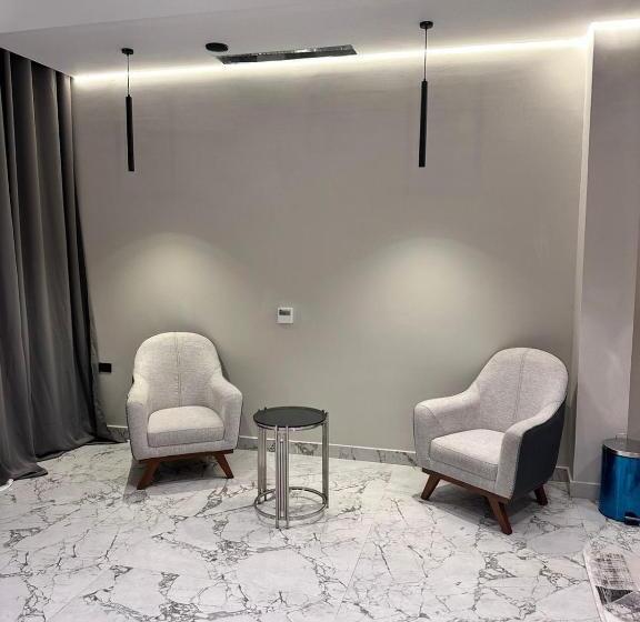 هتل Farida Habu Palace