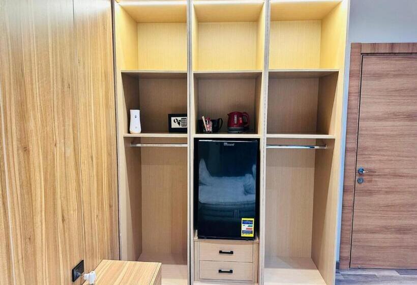 هتل Farida Habu Palace