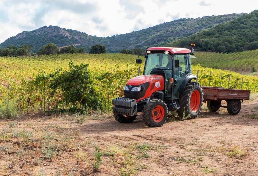 Отель La Ratina Azienda Agricola   Agriturismo   Enoturismo