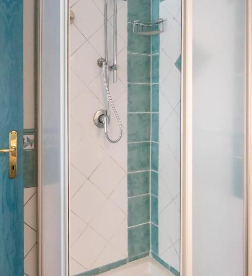 Отель La Ratina Azienda Agricola   Agriturismo   Enoturismo