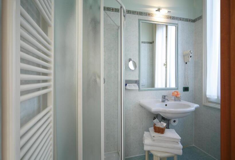 تختخواب و صبحانه Casa Villa Gardenia Venice Atika & Atif