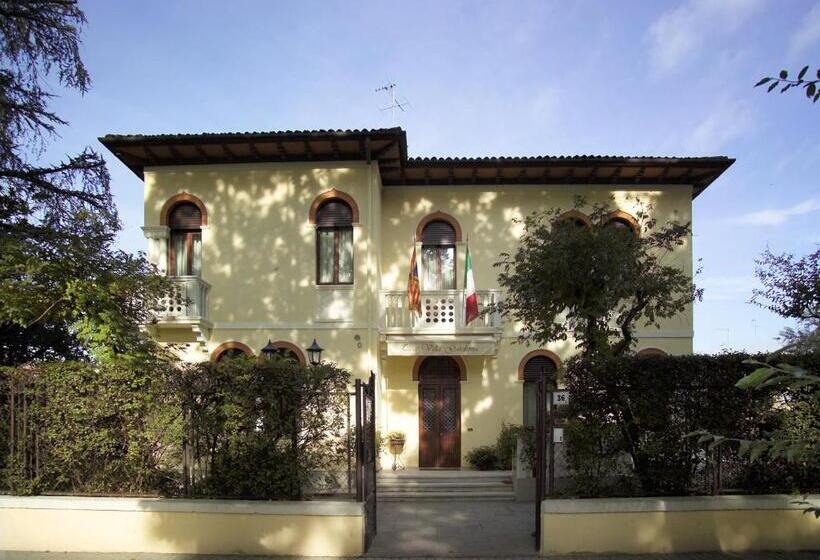 تختخواب و صبحانه Casa Villa Gardenia Venice Atika & Atif