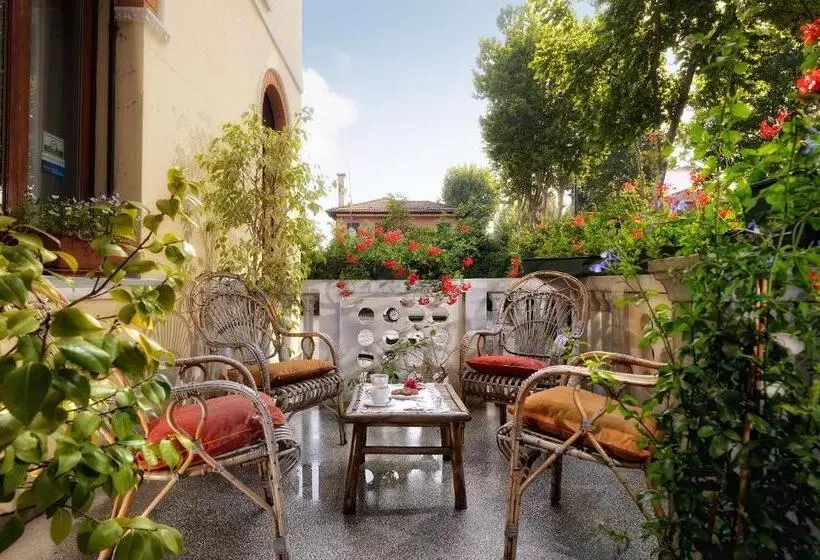 ベッドアンドブレックファースト Casa Villa Gardenia   Venice