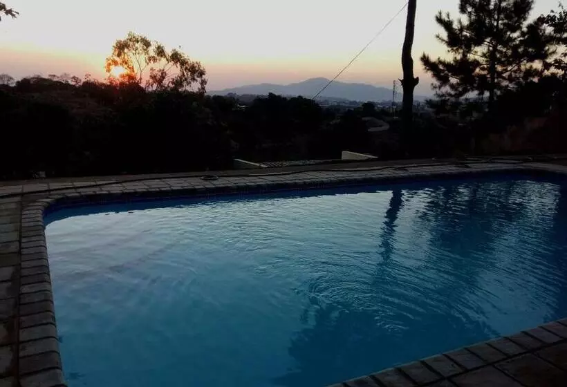 تختخواب و صبحانه Chinyonga Guesthouse