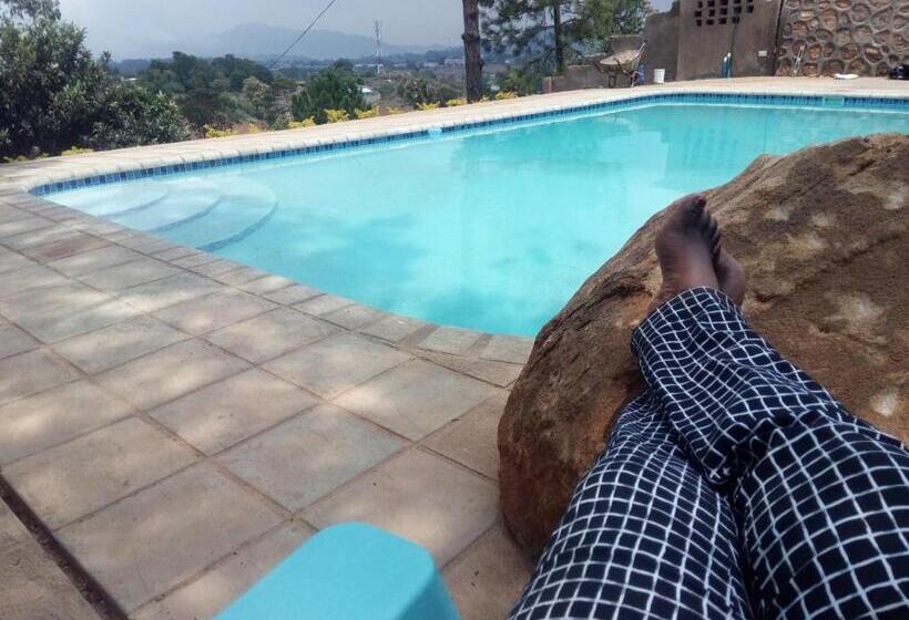 تختخواب و صبحانه Chinyonga Guesthouse