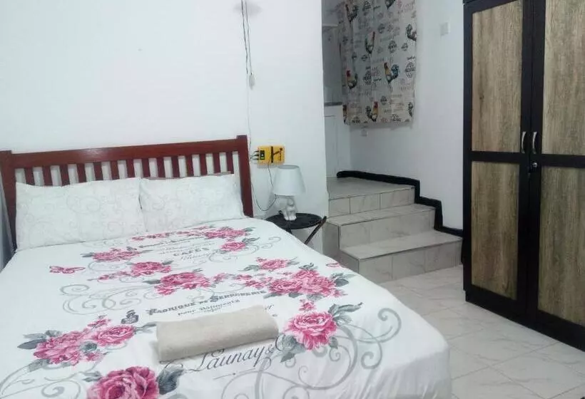 تختخواب و صبحانه Chinyonga Guesthouse