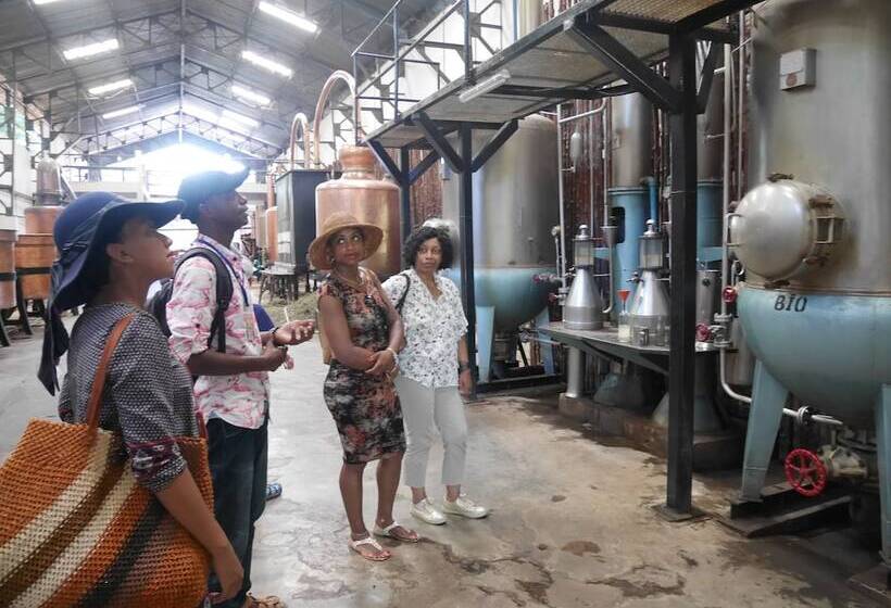 تختخواب و صبحانه Home Sakalava