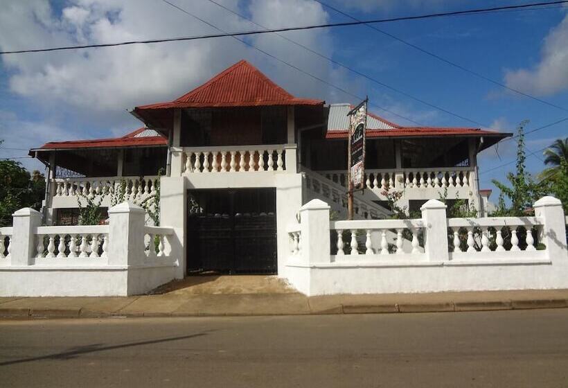 تختخواب و صبحانه Home Sakalava