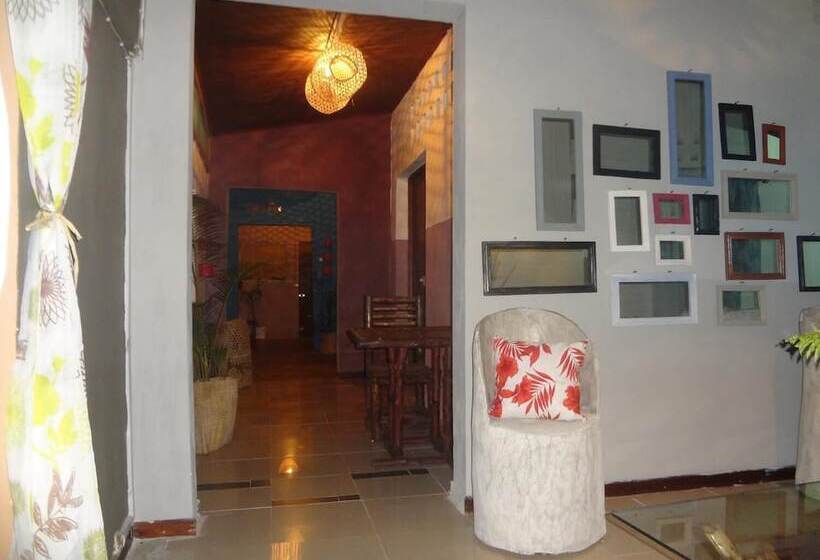 تختخواب و صبحانه Home Sakalava