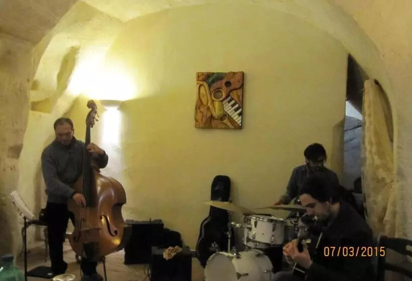 تختخواب و صبحانه Sax Barisano
