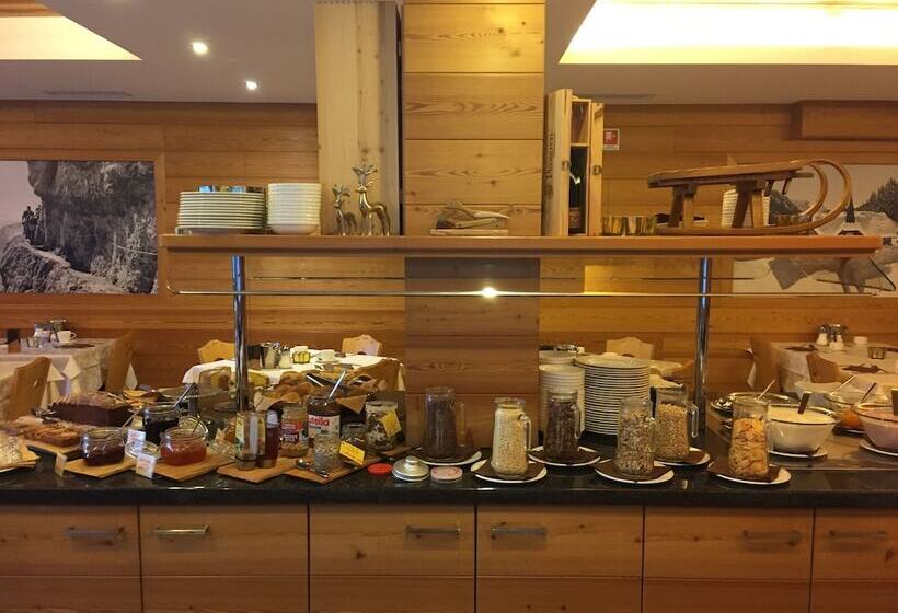 Отель Ariston S