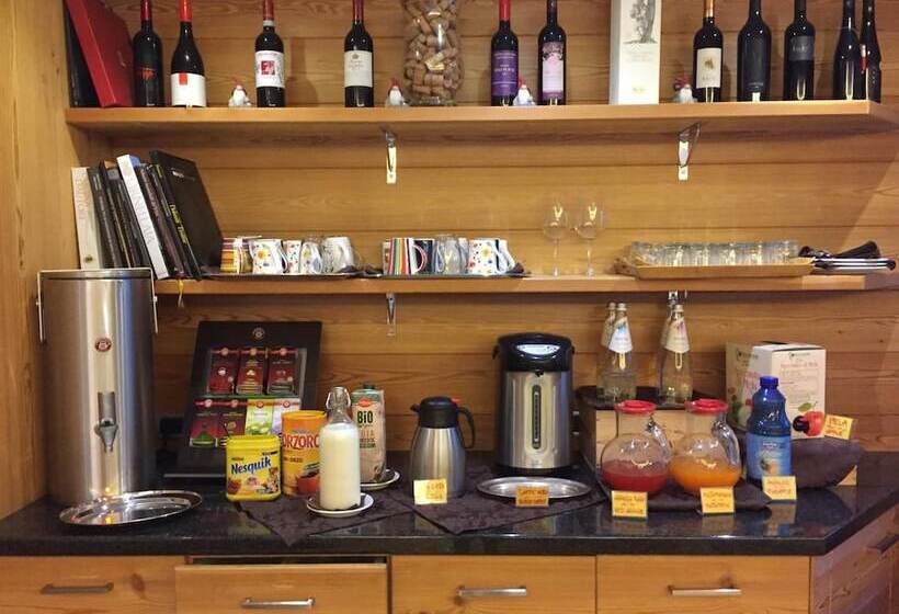 Отель Ariston S