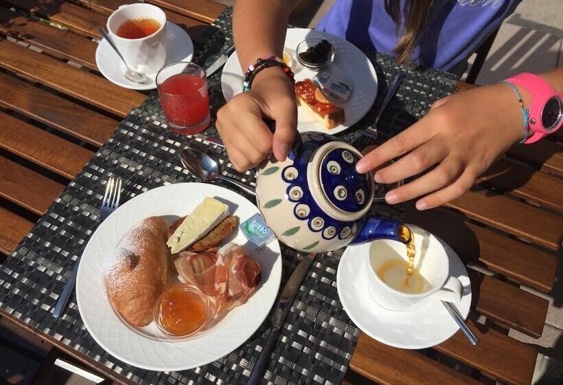 Отель Ariston S