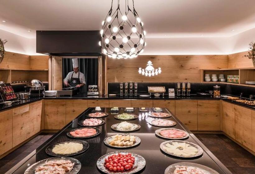 Hotel Biancaneve Family