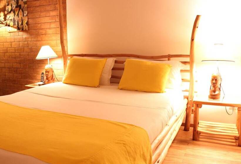 هتل Hôtel Restaurant Le Combava