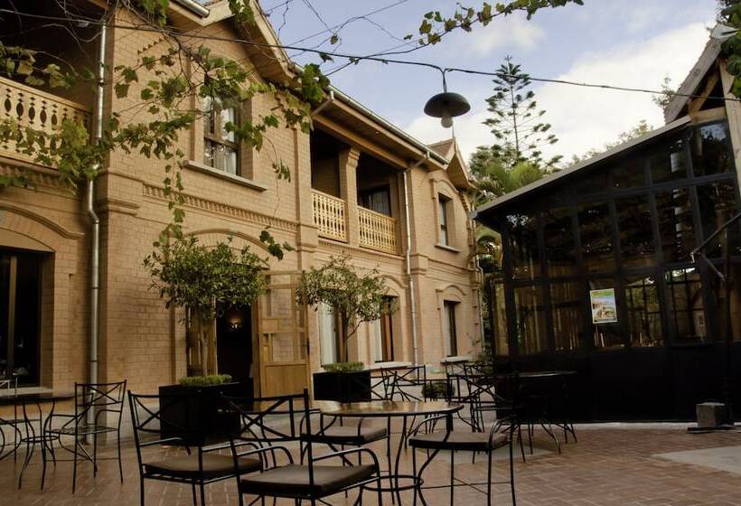 هتل Hôtel Restaurant Le Combava