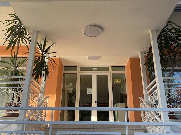 هتل Ravello Adults Only