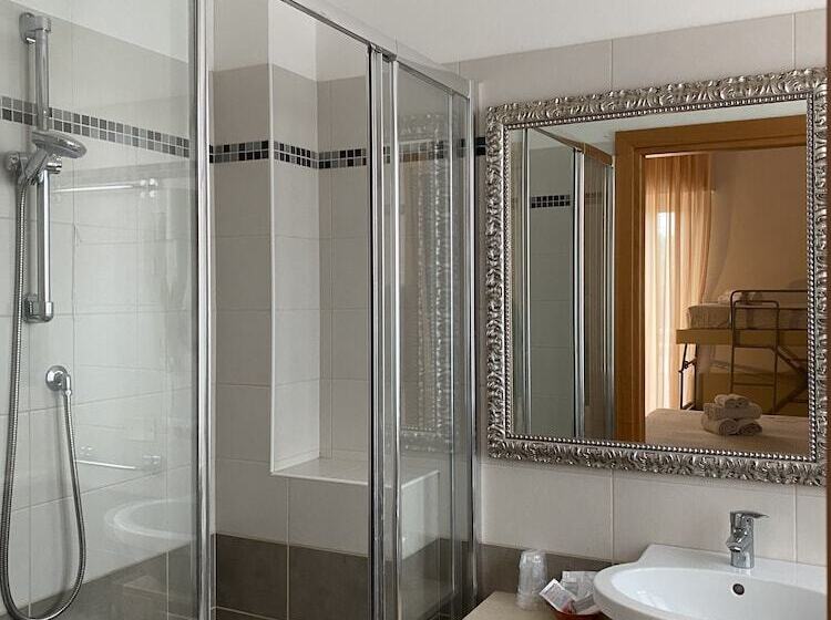 هتل Ravello Adults Only