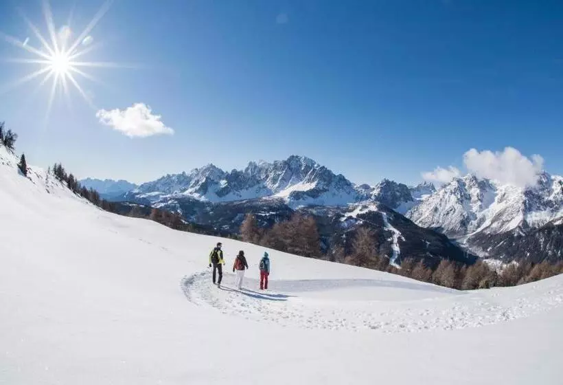 Hotelli Tre Cime Sesto   Sexten