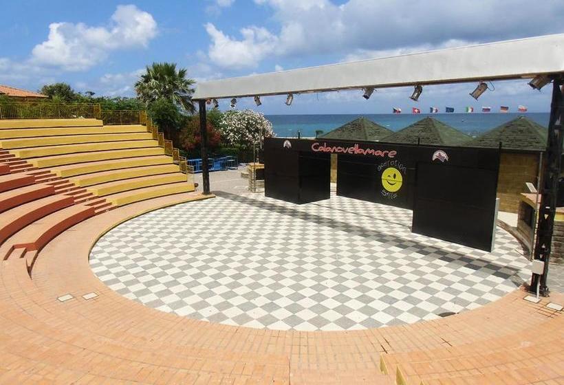 منتجع Villaggio Hotel Club Calanovellamare
