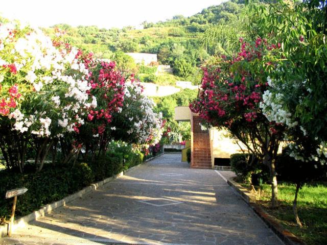 منتجع Villaggio Hotel Club Calanovellamare