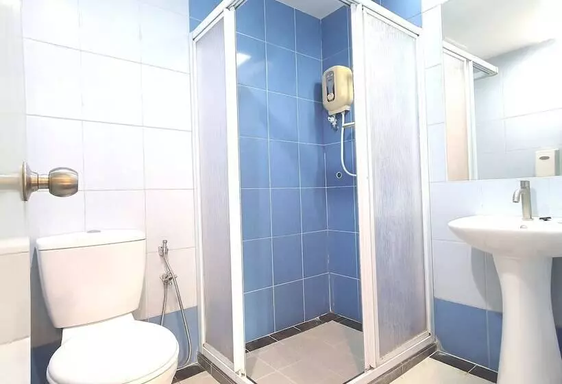 ホテル Capital O 90939 Sandakan Central