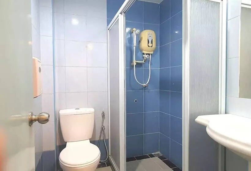 ホテル Capital O 90939 Sandakan Central