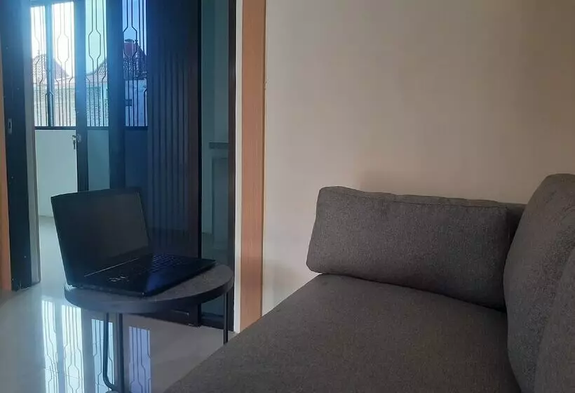 Hotelli Capital O 93719 Homestay Omah Bidadari