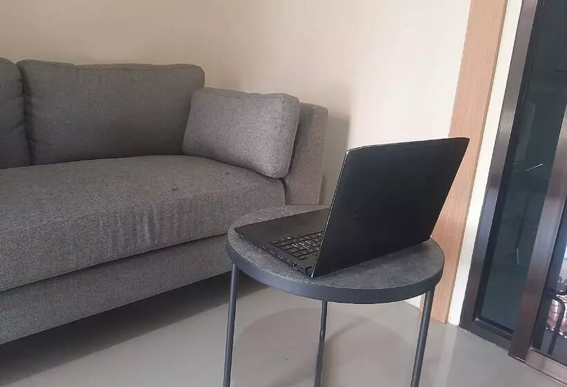 Hotelli Capital O 93719 Homestay Omah Bidadari