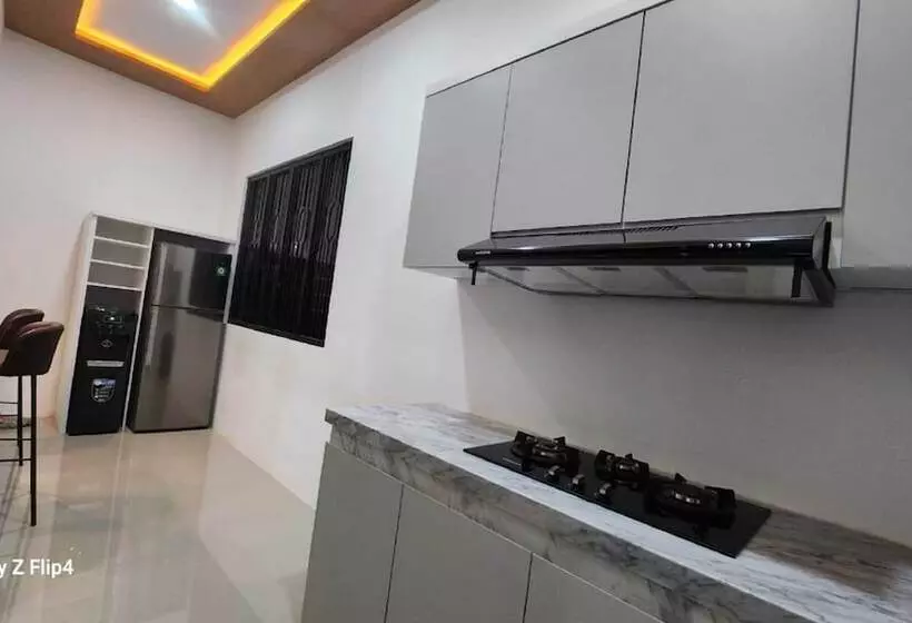 Hotelli Capital O 93719 Homestay Omah Bidadari