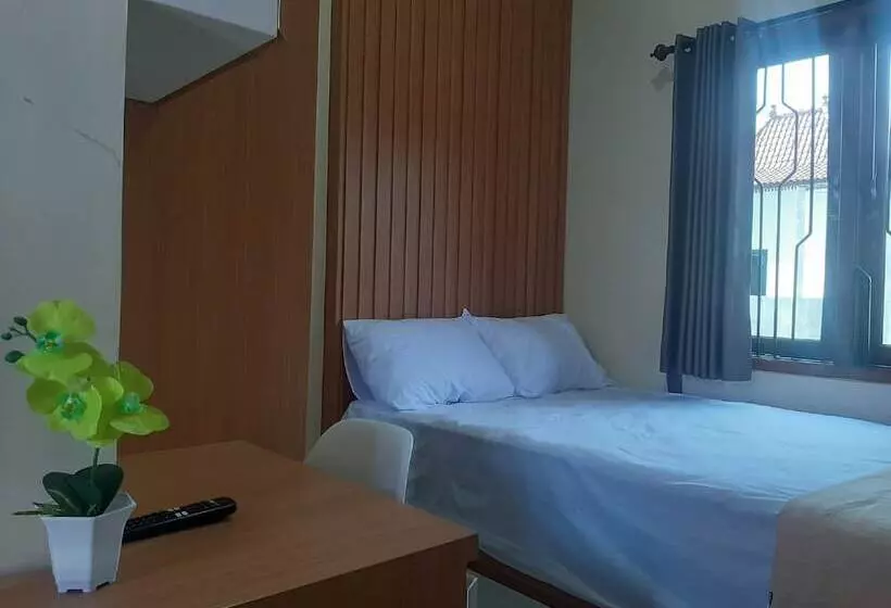 Hotelli Capital O 93719 Homestay Omah Bidadari