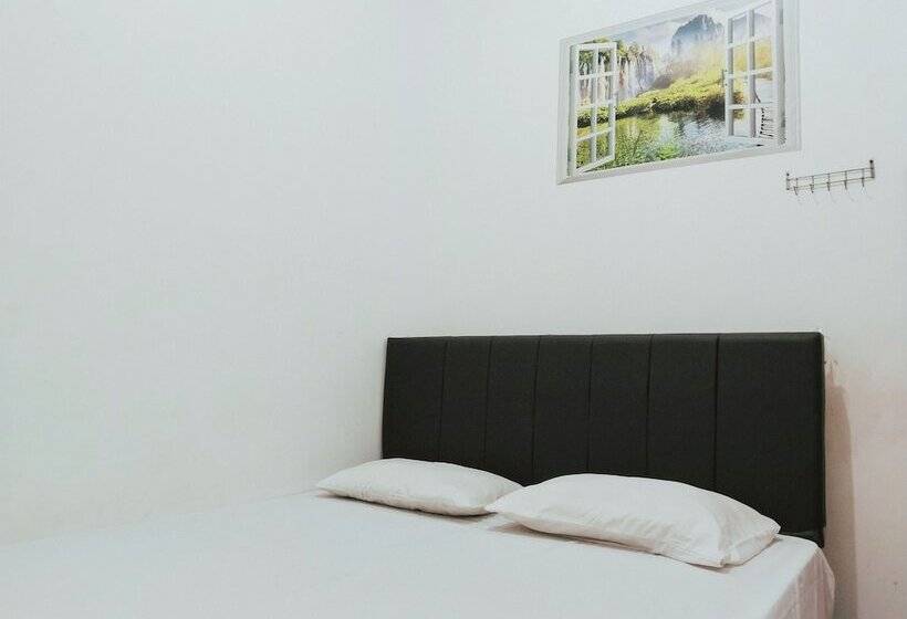 בית מלון כפרי Eleven Guest House Syariah