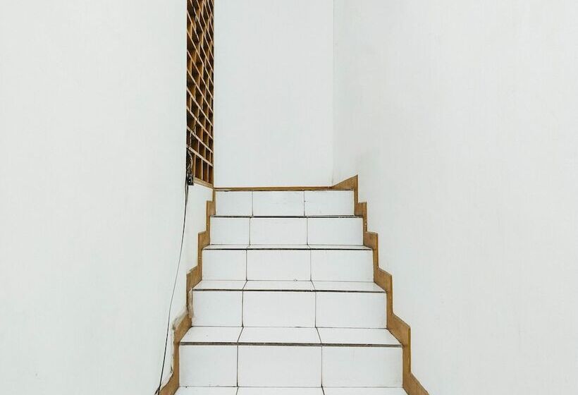 בית מלון כפרי Eleven Guest House Syariah