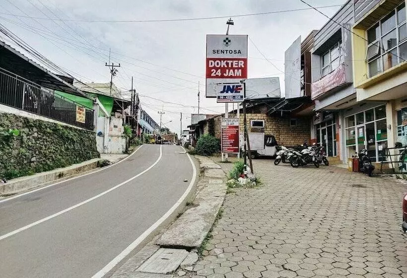 Hotel Eleven Guest House Syariah
