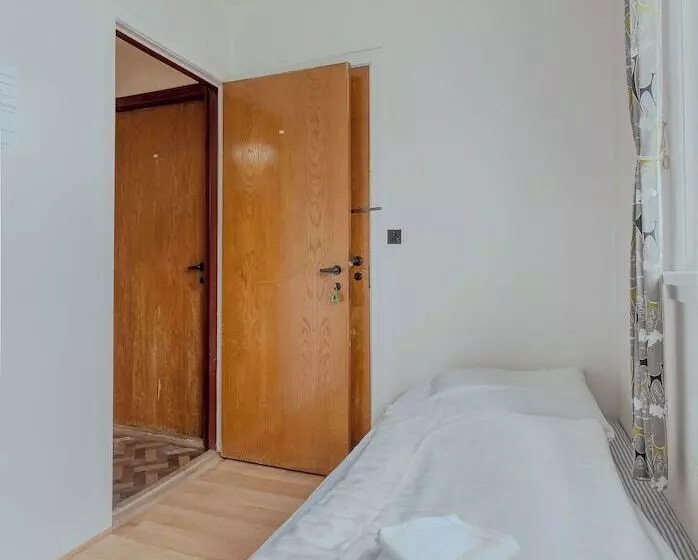 Majatalo The Cookie Store Guesthouse