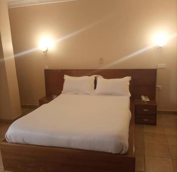 هتل Mako Palace Hôtel