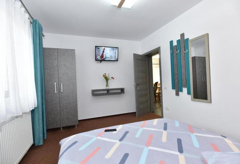 膳宿费 Casa Natalia Bușteni