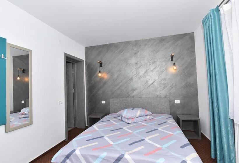 膳宿费 Casa Natalia Bușteni