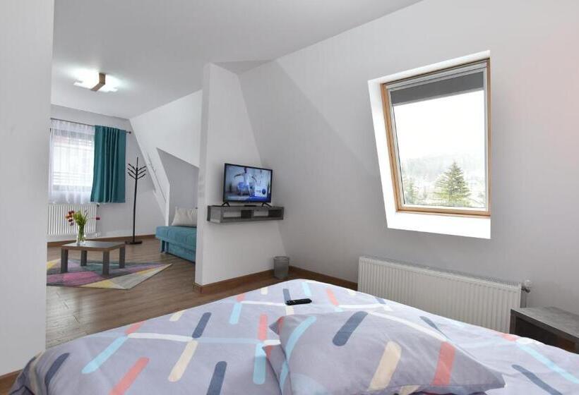 膳宿费 Casa Natalia Bușteni