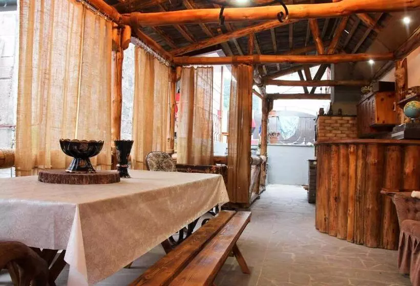 تختخواب و صبحانه Van Garden