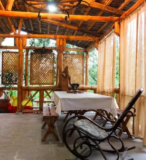 تختخواب و صبحانه Van Garden