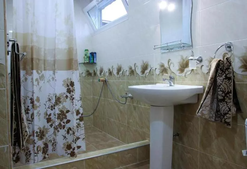 تختخواب و صبحانه Van Garden