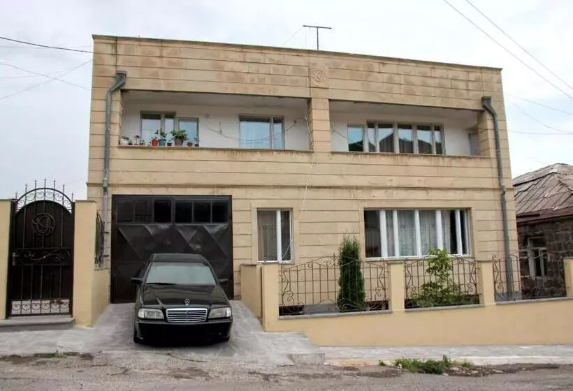 تختخواب و صبحانه Van Garden