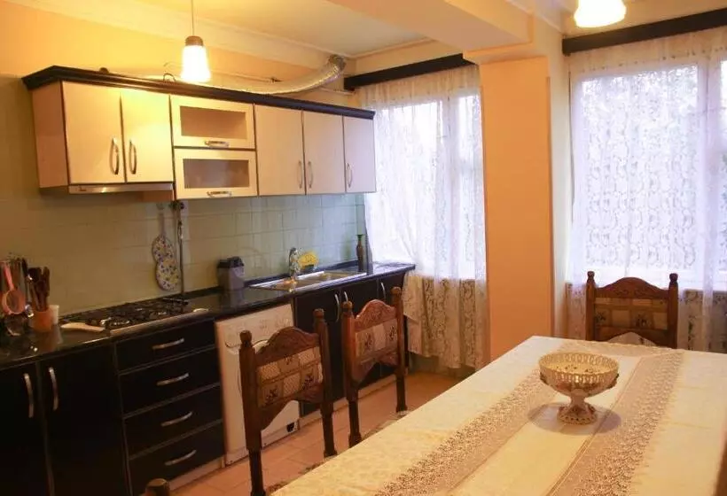 تختخواب و صبحانه Van Garden