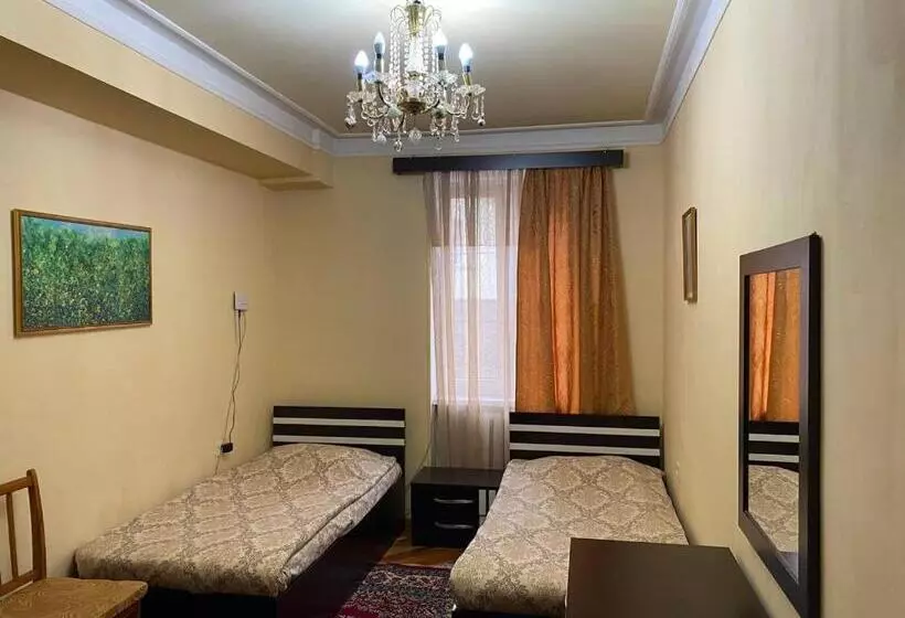 تختخواب و صبحانه Van Garden