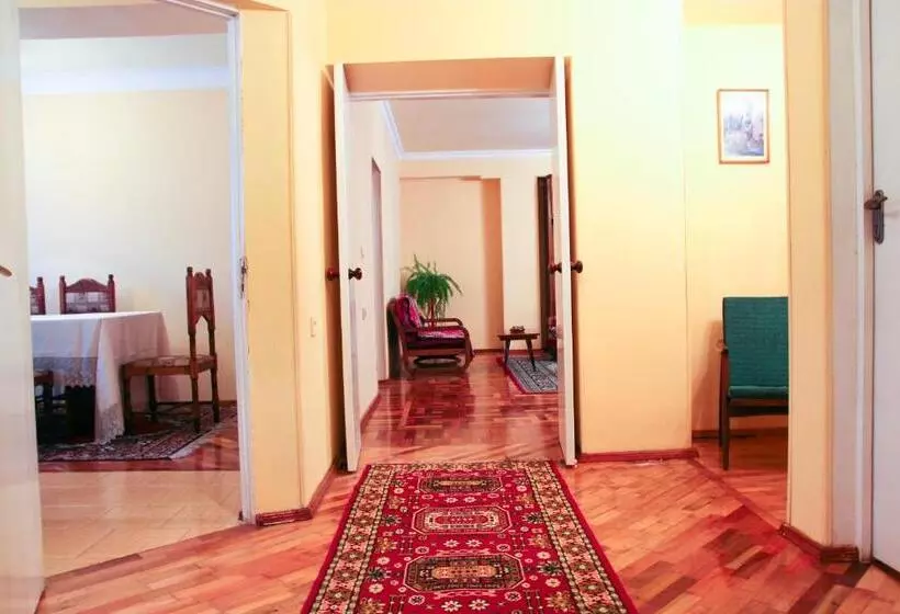 تختخواب و صبحانه Van Garden