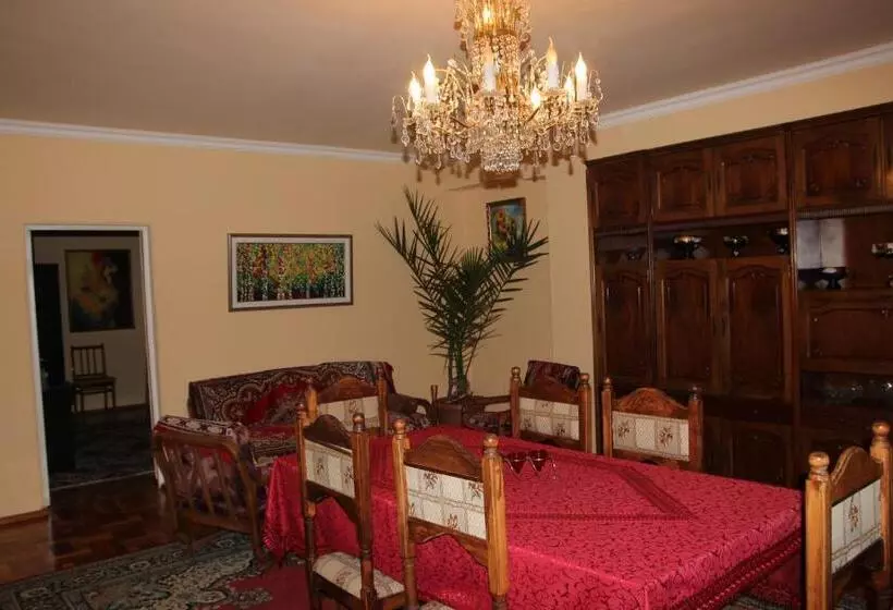 تختخواب و صبحانه Van Garden