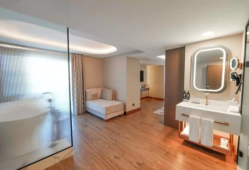 Boreas Hotel, Trademark Collection By Wyndham