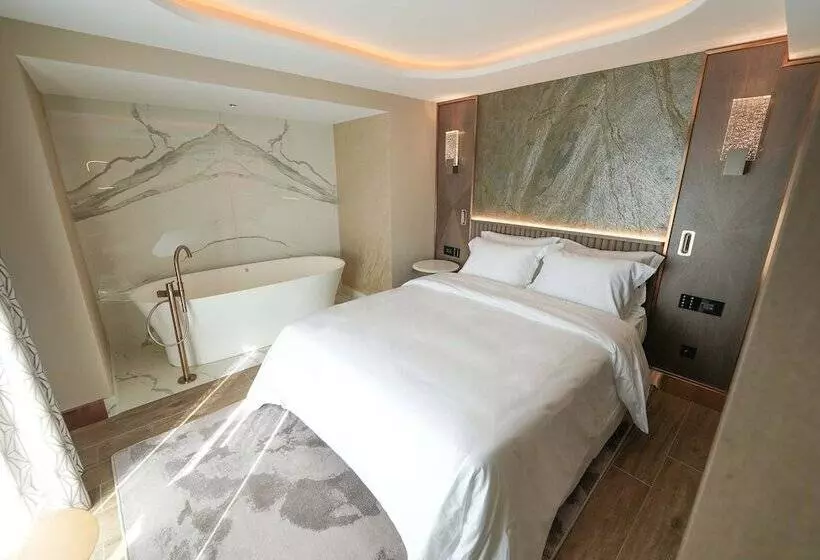 Boreas Hotel, Trademark Collection By Wyndham