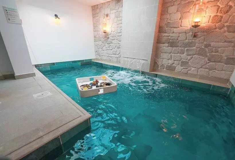 Boreas Hotel, Trademark Collection By Wyndham